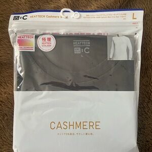 Uniqlo: C Cashmere Blend Dark Green Heattech Top